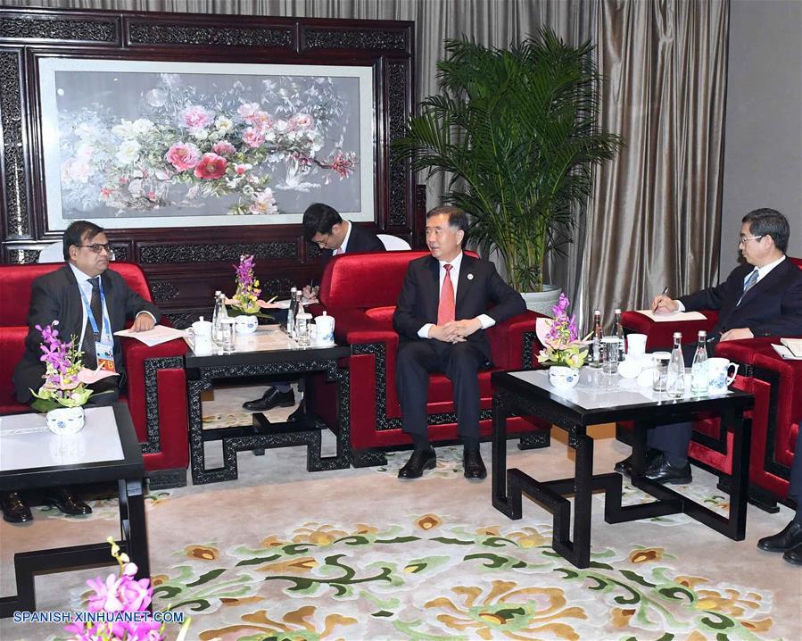 El viceprimer ministro chino Wang Yang pidió una mayor cooperación en la implementación de la Iniciativa de la Franja y la Ruta, cuando se reunió hoy en Beijing con huéspedes extranjeros.