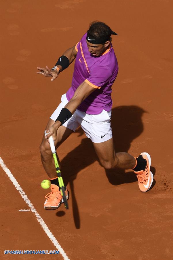 El tenista español Rafael Nadal, de 30 años, ganó hoy la final del Mutua Madrid Open, cuya competitividad y experiencia le sirvió para vencer al joven y fuerte jugador austriaco, Dominic Thiem, de 23 años, en dos apretados sets 7-6 y 6-4.