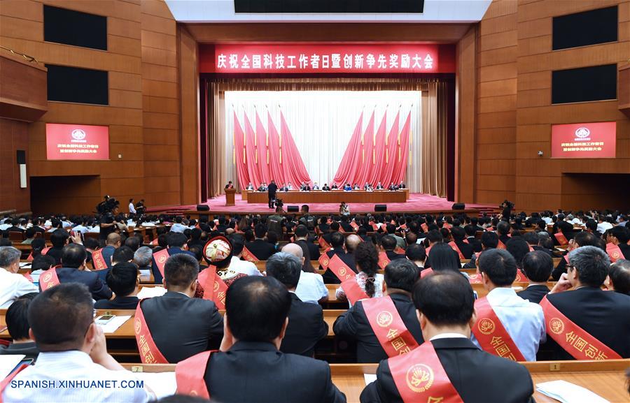 China honró hoy a varios científicos y grupos científicos antes del primer día de los trabajadores de ciencia y tecnología del país que se celebra el 30 de mayo.