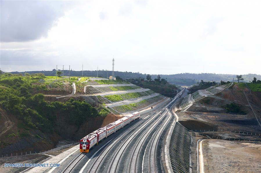 (5)KENIA-MOMBASA-INDUSTRIA-TRANSPORTE  