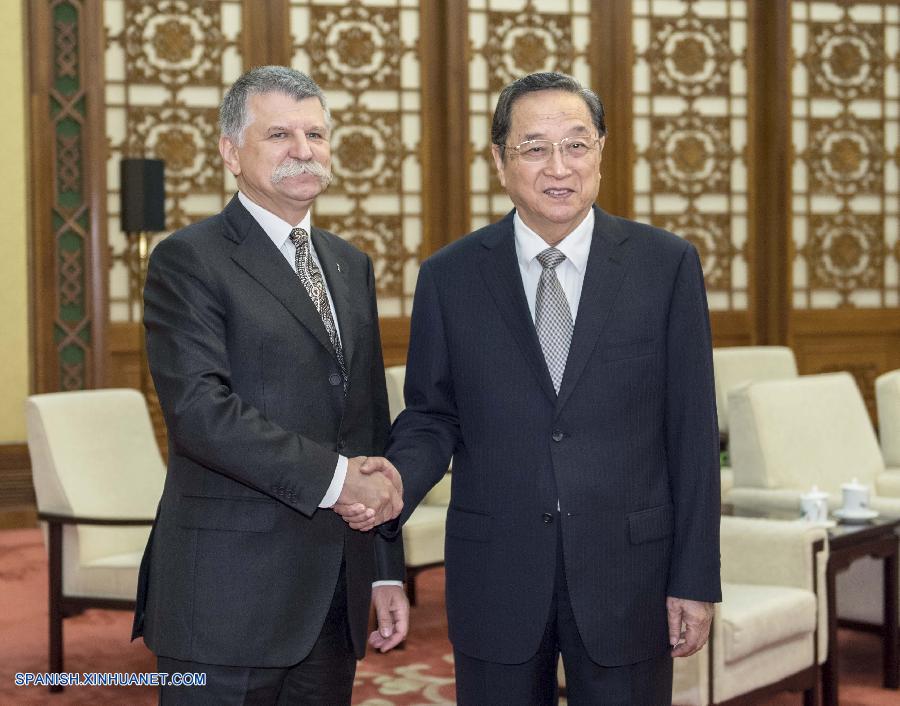El máximo asesor político chino, Yu Zhengsheng, se reunió hoy viernes en Beijing con el presidente del parlamento de Hungría, Laszlo Kover.