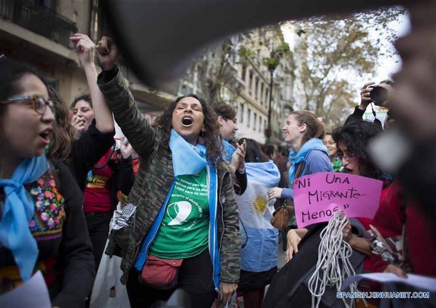 (4)ARGENTINA-BUENOS AIRES-SOCIEDAD-PROTESTA