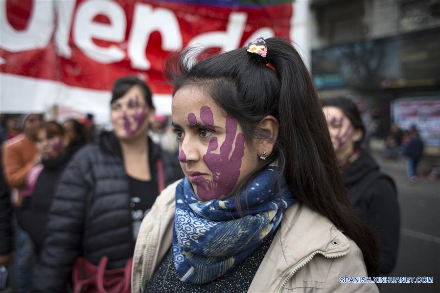 (3)ARGENTINA-BUENOS AIRES-SOCIEDAD-PROTESTA