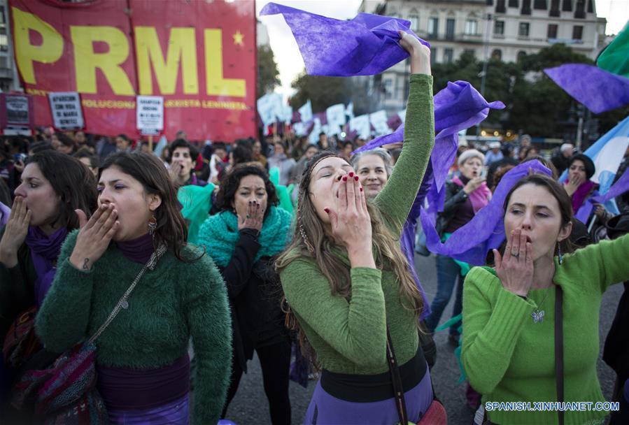 (9)ARGENTINA-BUENOS AIRES-SOCIEDAD-PROTESTA