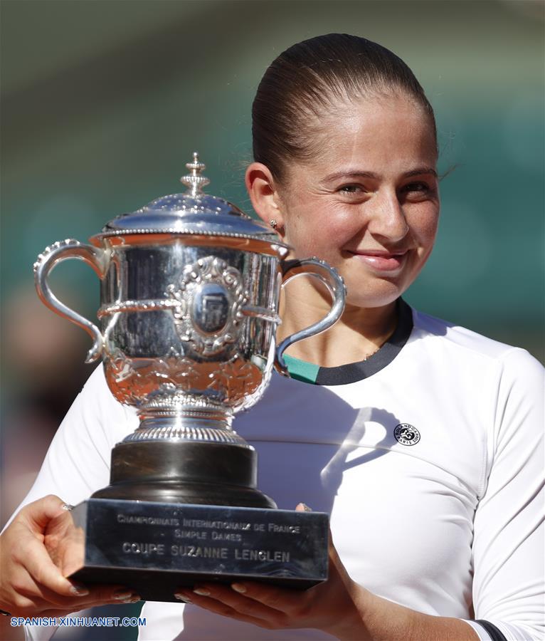 Jelena Ostapenko ganó hoy su primer trofeo de Grand Slam en el Abierto de Francia 2017.