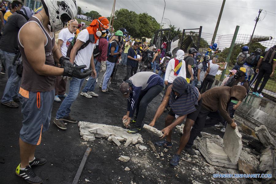 (13)VENEZUELA-CARACAS-SOCIEDAD-PROTESTA