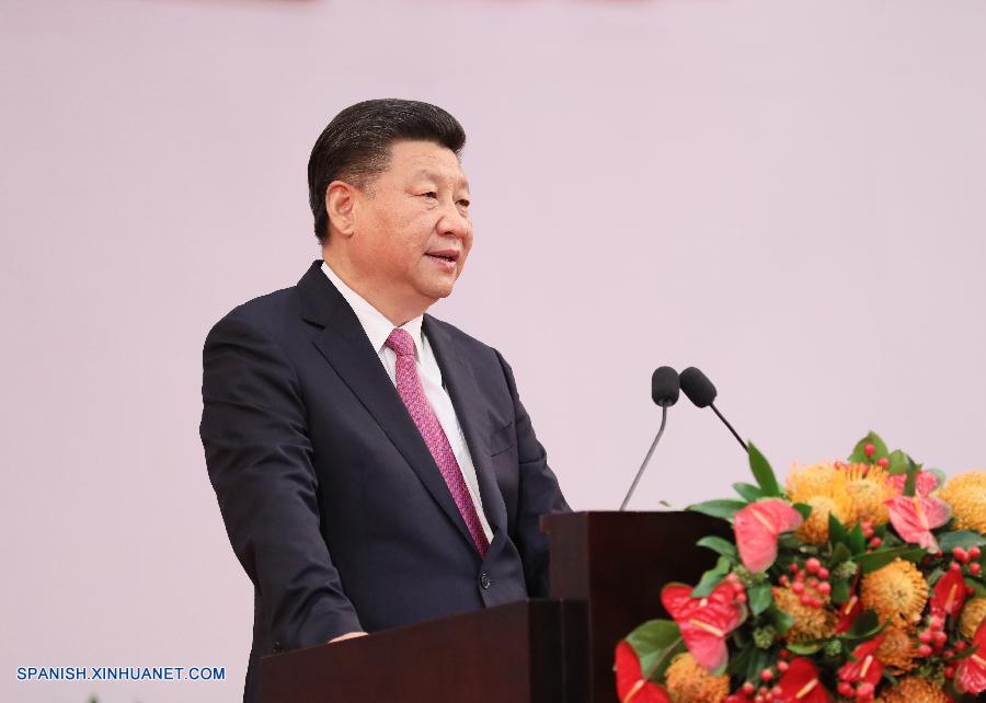 El presidente de China, Xi Jinping, marcó hoy sábado una 'línea roja' para el manejo de las relaciones entre la parte continental de China y Hong Kong, advirtiendo contra cualquier intento de socavar la soberanía nacional o desafiar el poder del gobierno central.
