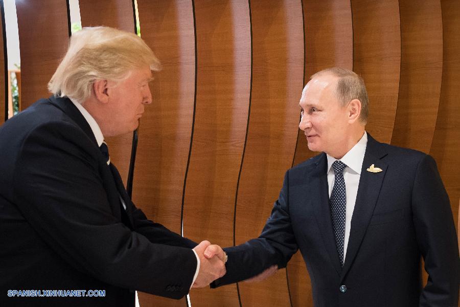 El presidente de Estados Unidos, Donald Trump, y su homólogo ruso, Vladimir Putin, realizaron hoy su primer y muy esperado encuentro cara a cara al margen de la cumbre del G20 en Hamburgo.