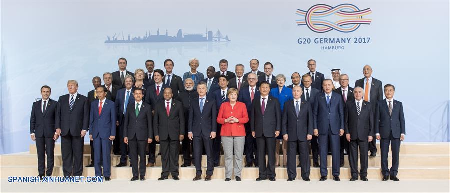 El presidente de China, Xi Jinping, pidió hoy a los miembros del G20 defender una economía mundial abierta y un régimen comercial multilateral en un momento en el que crecimiento global sigue siendo inestable pese a las señales de recuperación.