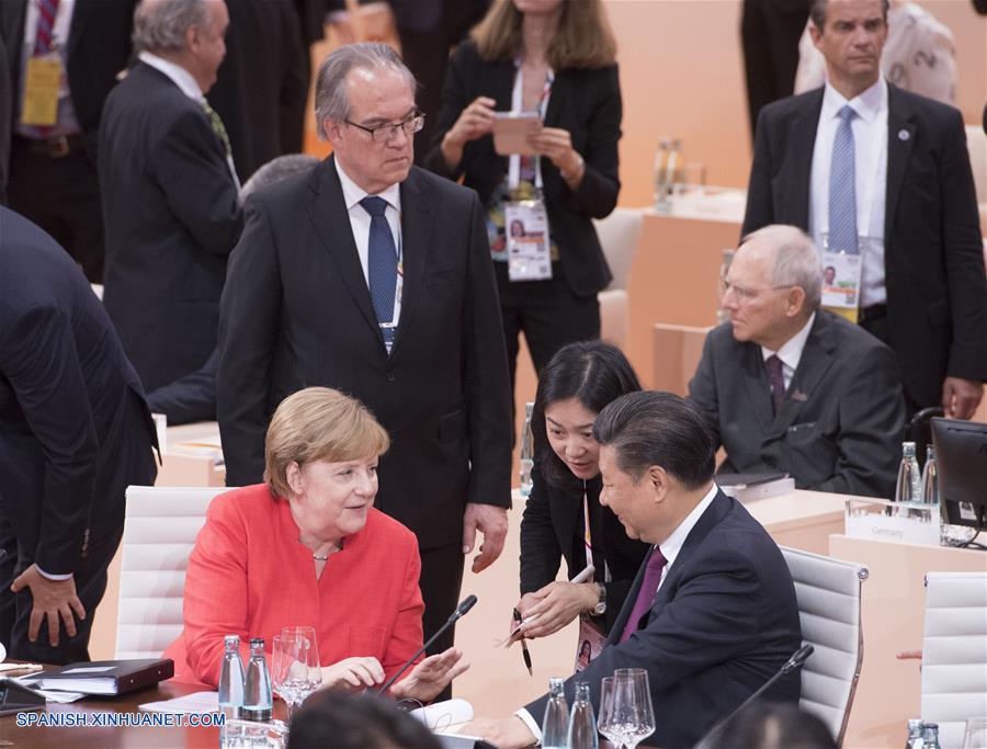 El presidente de China, Xi Jinping, pidió hoy a los miembros del G20 defender una economía mundial abierta y un régimen comercial multilateral en un momento en el que crecimiento global sigue siendo inestable pese a las señales de recuperación.