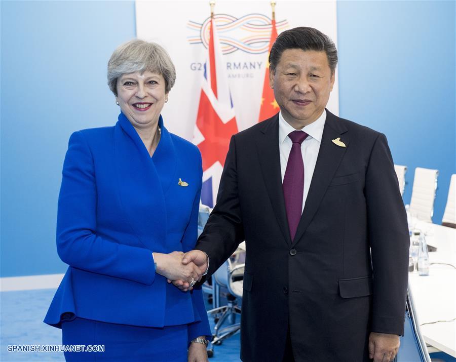 El presidente de China, Xi Jinping, se reunió este viernes en Hamburgo en el marco del G20 con la primera ministra británica, Theresa May, y pidió un desarrollo más estable, rápido y sólido de las relaciones bilaterales.