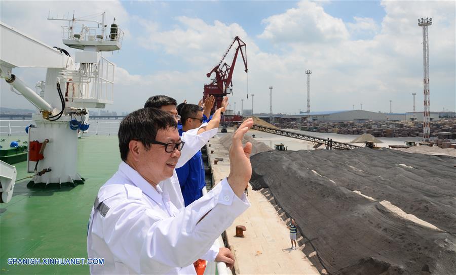 El buque de investigación chino Kexue zarpó hoy del puerto de Xiamen en la provincia de Fujian, este de China, para continuar su expedición científica en el Mar Meridional de China.