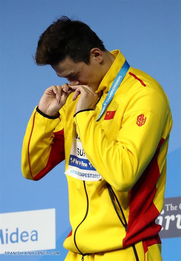 El astro chino de la natación Sun Yang ganó hoy en la capital húngara el título de 400 metros libres masculino por tercera ocasión consecutiva en el XVII Campeonato Mundial de la Federación Internacional de Natación (FINA).