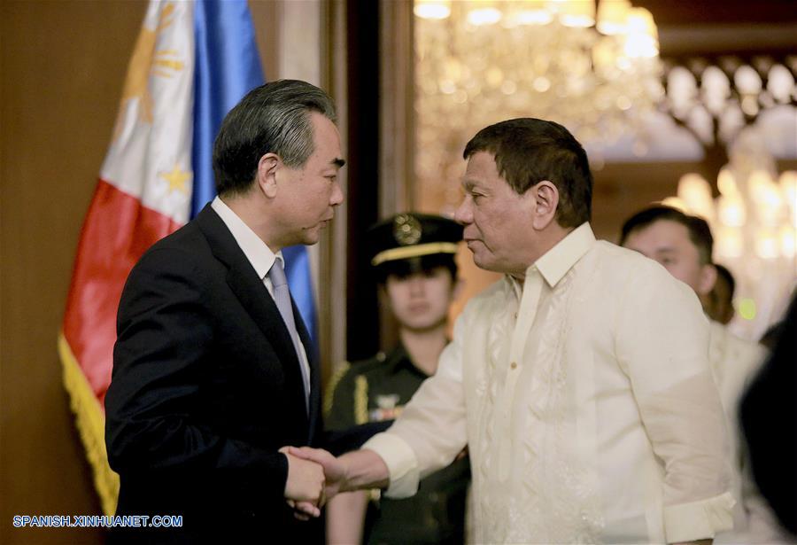 El presidente de Filipinas, Rodrigo Duterte, prometió hoy que su país construirá una relación bilateral más fuerte con China.