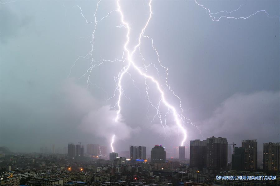 #CHINA-GUIZHOU-ANSHUN-LIGHTNING (CN)