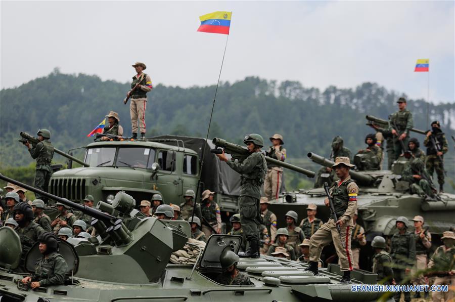 (6)VENEZUELA-CARACAS-MILITARES-EVENTO