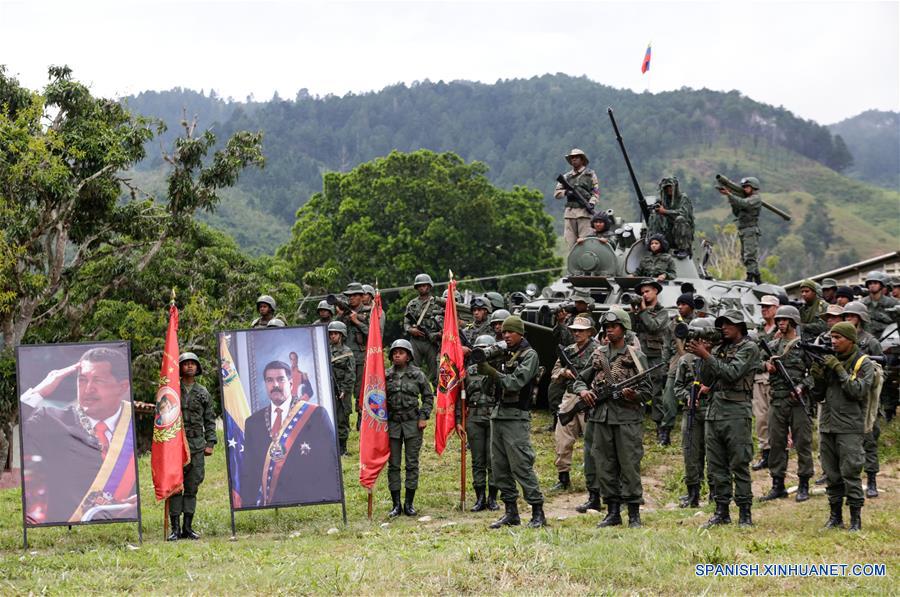 (7)VENEZUELA-CARACAS-MILITARES-EVENTO