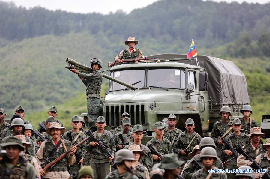 (11)VENEZUELA-CARACAS-MILITARES-EVENTO