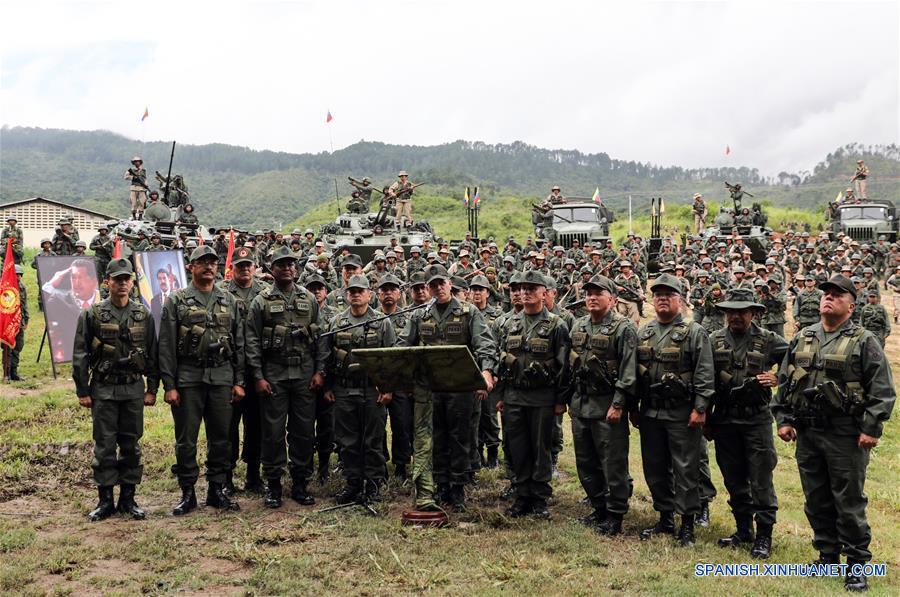(21)VENEZUELA-CARACAS-MILITARES-EVENTO