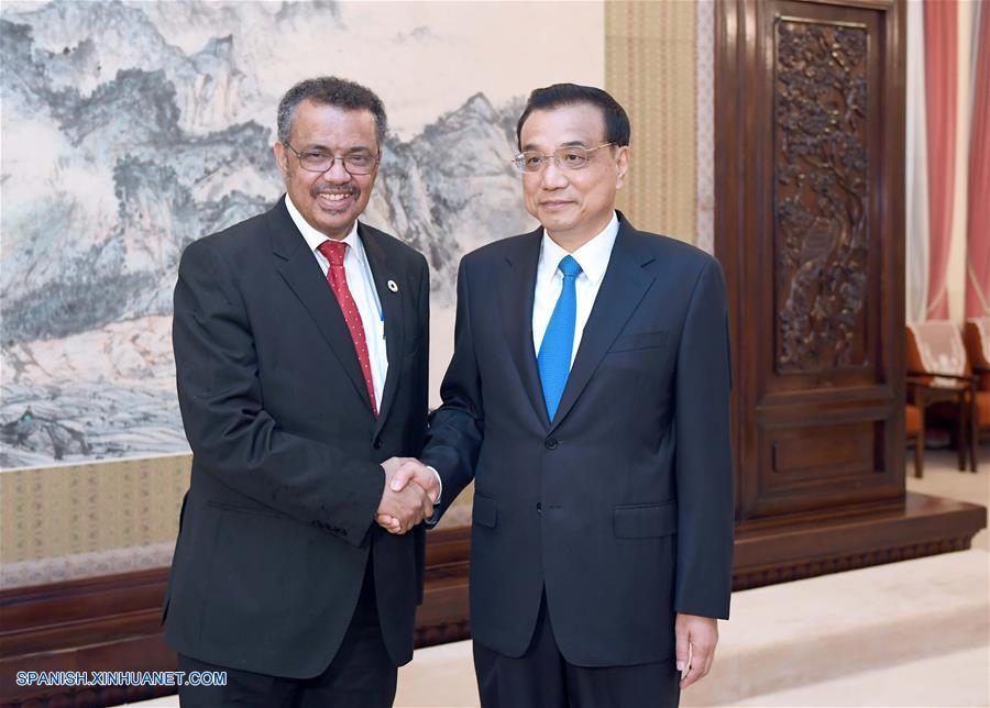 El primer ministro de China, Li Keqiang, se reunió hoy con el nuevo jefe de la Organización Mundial de la Salud (OMS), el Dr. Tedros Adhanom Ghebreyesus, y dijo que China seguirá apoyando a esta agencia de salud de la ONU.
