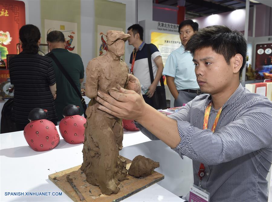 La Exposición Internacional de Industria Cultural y Creativa de China (Beijing), la 12ª que se celebra en la capital china, fue inaugurada hoy lunes.
