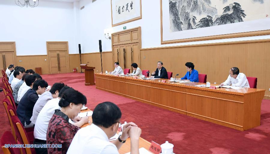 El máximo asesor político de China, Yu Zhengsheng, manifestó hoy lunes que el imperio de la ley debe prevalecer en materia religiosa.