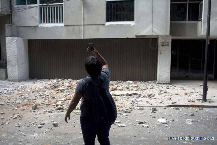 (89)MEXICO-CIUDAD DE MEXICO-SOCIEDAD-MEDIO-SISMO