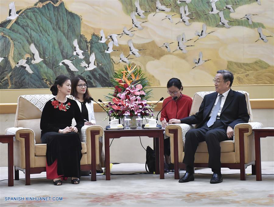 Yu Zhengsheng, presidente del Comité Nacional de la Conferencia Consultiva Política del Pueblo Chino (CCPPCh), se reunió hoy martes con la vicepresidenta del Comité Central del Frente de la Patria de Vietnam (FPV), Truong Thi Ngoc Anh.