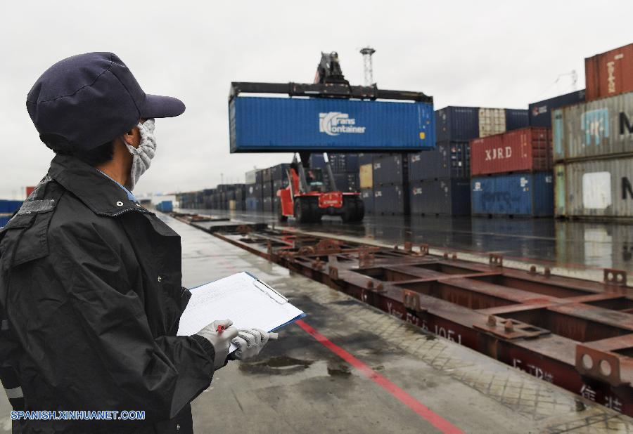 Una nueva ruta de transporte ferroviaria y marítima entre China y Europa fue inaugurada hoy en Urumqi, la capital de la región autónoma uygur de Xinjiang en China.