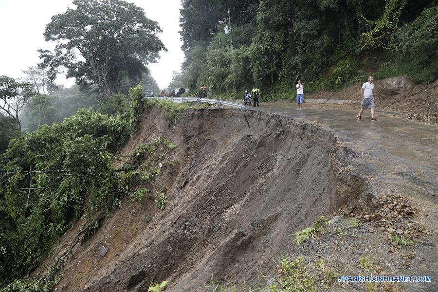 (3)COSTA RICA-ALAJUELITA-MEDIO AMBIENTE-CLIMA