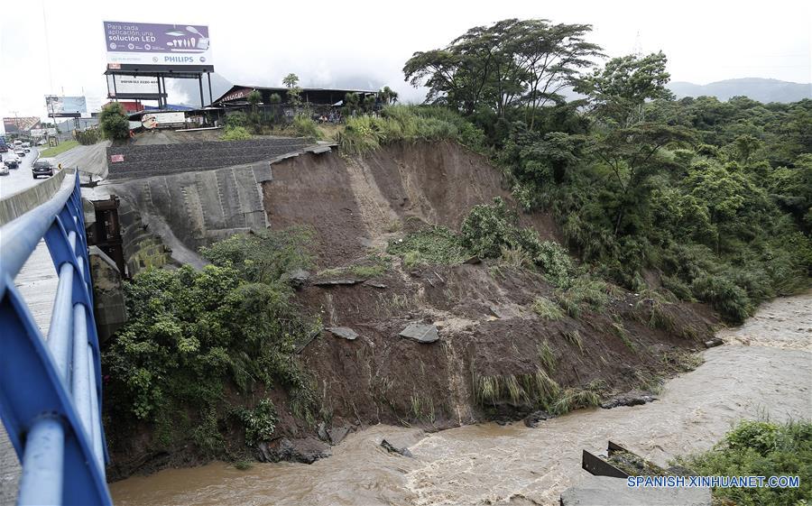 (4)COSTA RICA-SAN JOSE-MEDIO AMBIENTE-CLIMA