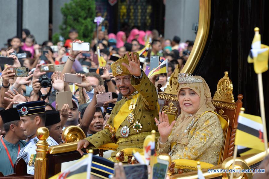 (1)BRUNEI-BANDAR SERI BEGAWAN-SOCIEDAD-REALEZA