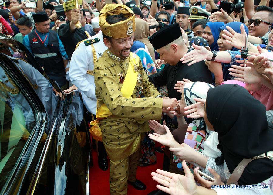 (4)BRUNEI-BANDAR SERI BEGAWAN-SOCIEDAD-REALEZA