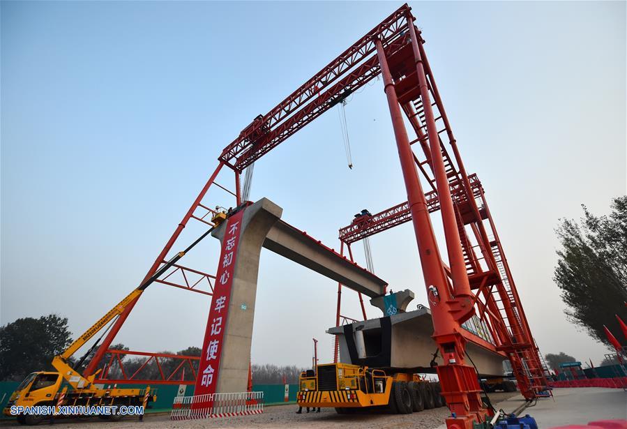 Los trabajos de construcción de una línea de tren expreso que conectará el sur de Beijing con el nuevo aeropuerto de la ciudad y que alcanzará una velocidad de hasta 160 kilómetros por hora comenzaron hoy lunes.