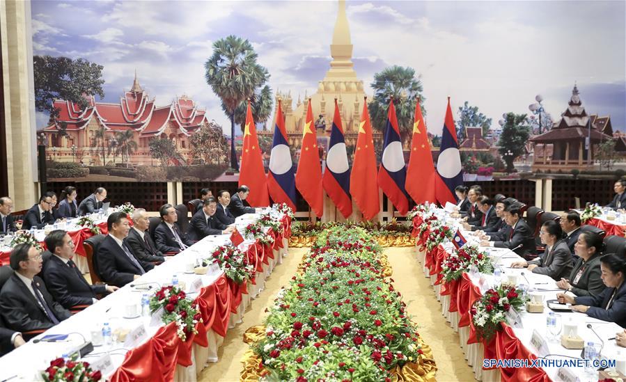 （XHDW）习近平会见老挝国会主席巴妮 