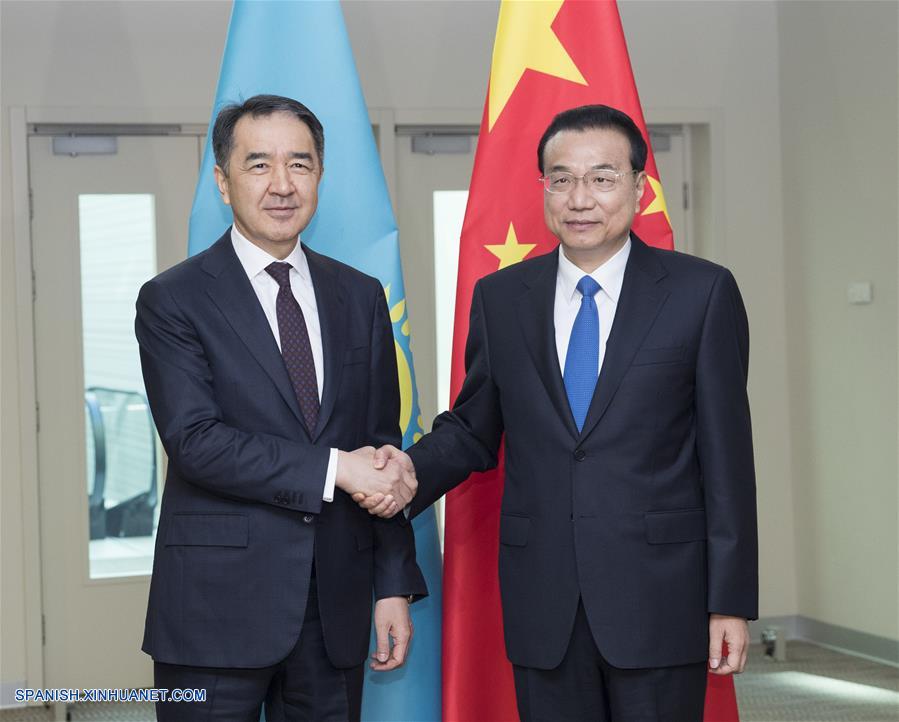 China y Kazajistán prometieron hoy realizar esfuerzos conjuntos para impulsar la cooperación pragmática bilateral, especialmente en capacidad de producción.