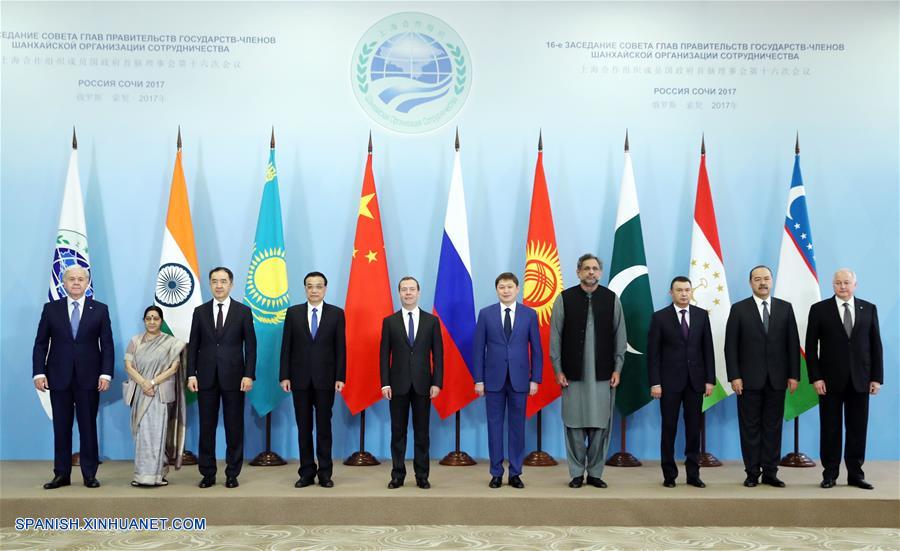 El primer ministro de China, Li Keqiang, exhortó hoy a los miembros de la Organización de Cooperación de Shanghai (OCS) a ampliar la cooperación en seguridad, liberalización del comercio e interconectividad, para así mantener la estabilidad y promover el crecimiento de la región.