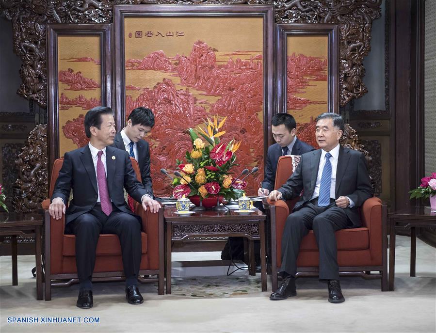 El Partido Comunista de China (PCCh) espera trabajar con los principales partidos políticos de Japón, incluido el Partido Komeito, para mejorar las relaciones bilaterales, manifestó el viceprimer ministro chino Wang Yang.