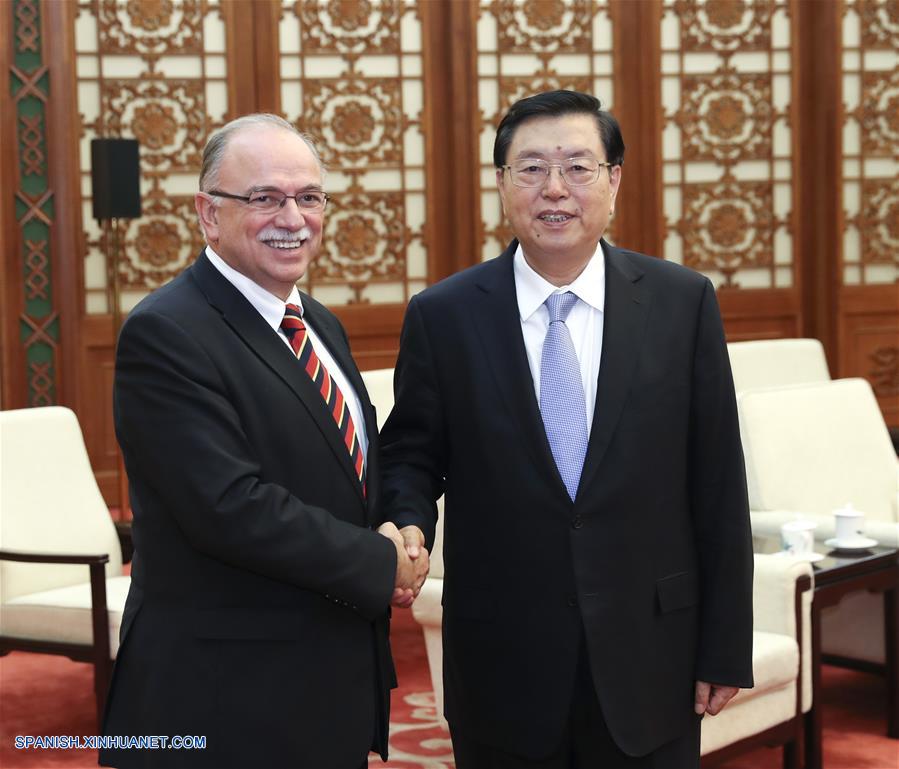 El máximo legislador chino, Zhang Dejiang, se reunió hoy lunes con el vicepresidente del Parlamento Europeo, Dimitrios Papadimoulis.