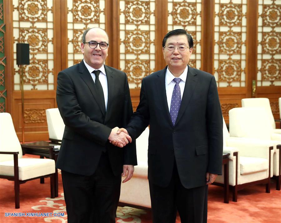 El máximo legislador chino, Zhang Dejiang, se reunió hoy miércoles con Hakim Benchamach, presidente de la Cámara de Consejeros de Marruecos, cámara alta del parlamento marroquí.