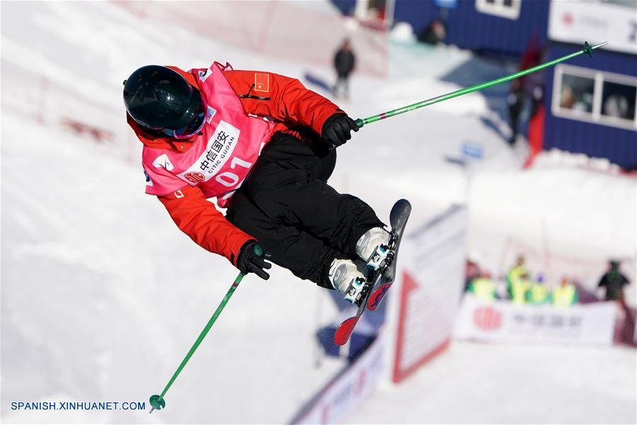 （体育）（4）自由式滑雪——自由式滑雪U型场地世界杯：张可欣夺得女子组冠军
