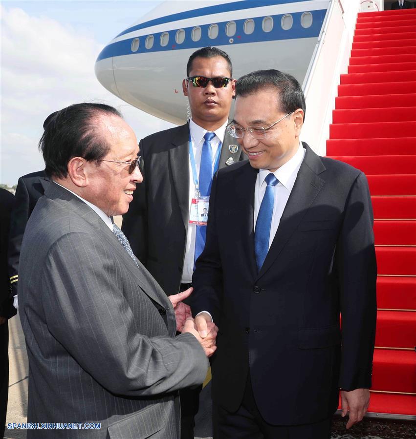 El primer ministro de China, Li Keqiang, llegó a esta capital el miércoles para participar en la segunda reunión de líderes de la Cooperación Lancang-Mekong (LMC, siglas en inglés) y realizar una visita a Camboya.