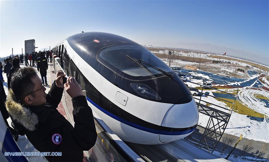 Un sistema de tránsito de monorraíl sin conductor, el primero desarrollado en China, fue probado hoy en la región autónoma de la etnia hui de Ningxia, en el noroeste de China.