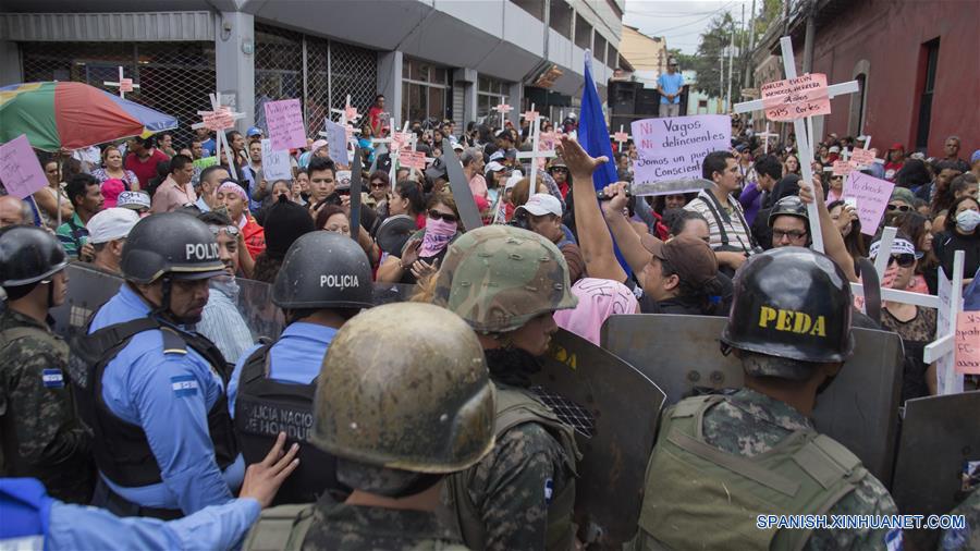 (1)HONDURAS-TEGUCIGALPA-SOCIEDAD-PROTESTA