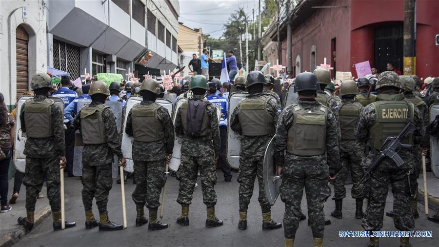 (2)HONDURAS-TEGUCIGALPA-SOCIEDAD-PROTESTA
