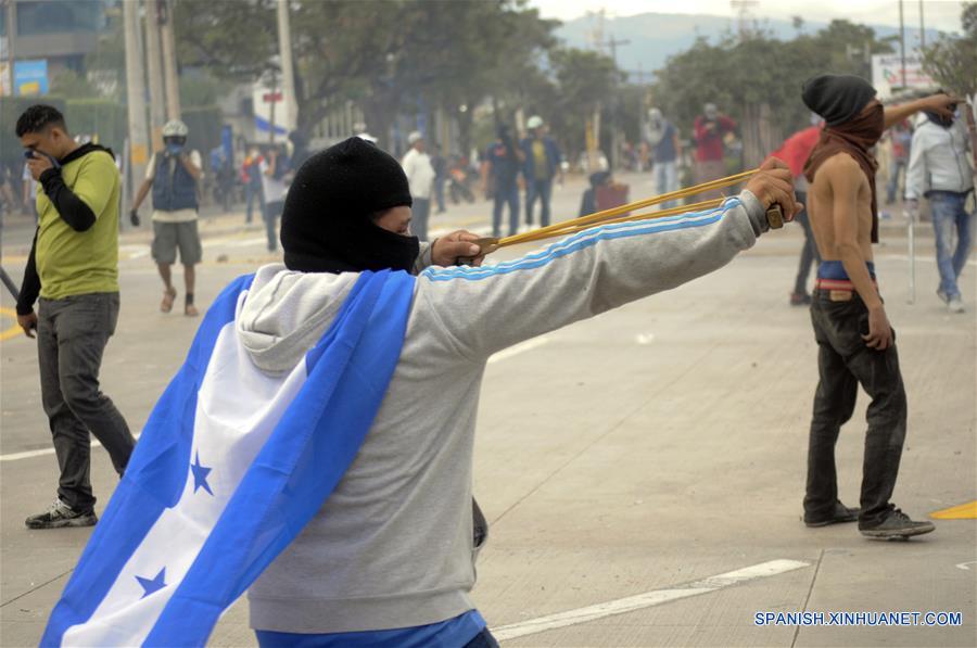 (6)HONDURAS-TEGUCIGALPA-SOCIEDAD-PROTESTA