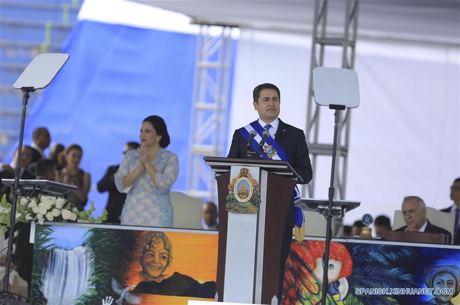(1)HONDURAS-TEGUCIGALPA-POLITICA-INVESTIDURA