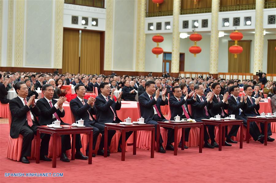 El presidente de China, Xi Jinping, ha animado hoy miércoles a los chinos a trabajar duro en la nueva era en su discurso pronunciado con motivo de la Fiesta de la Primavera.