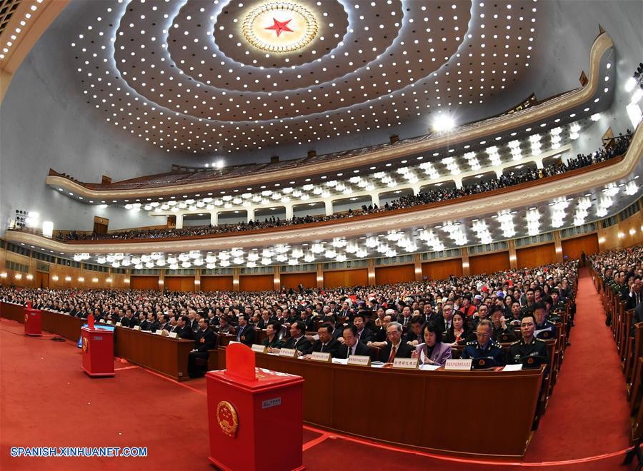 La primera sesión de la XIII Asamblea Popular Nacional (APN), el máximo órgano legislativo de China, ha iniciado su tercera reunión plenaria hoy domingo por la tarde.