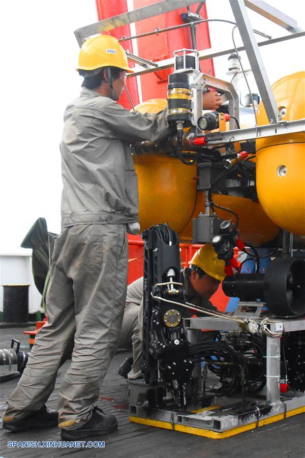 El sumergible no tripulado de China 'Hailong 11000' completó hoy su primera prueba en el océano Pacífico Occidental.